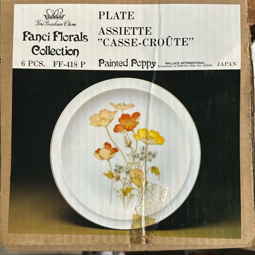 Fanci florals collection 7 inch plates  Painted Poppy like new in original box